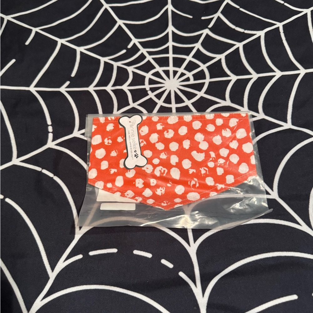 annie selkie dog bandana
